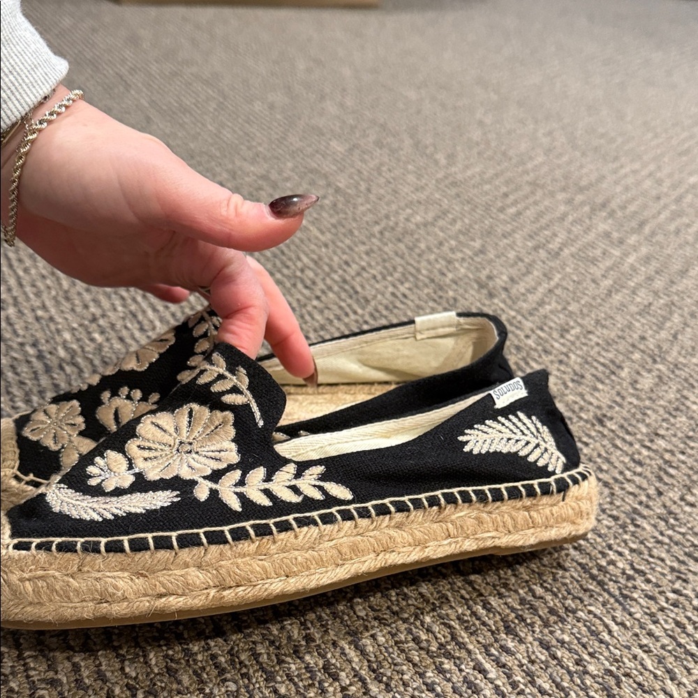 Soludos Black and Cream Floral Espadrilles - Picture 4 of 4